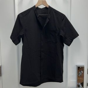 Lululemon men black band collar short sleeve button up Small